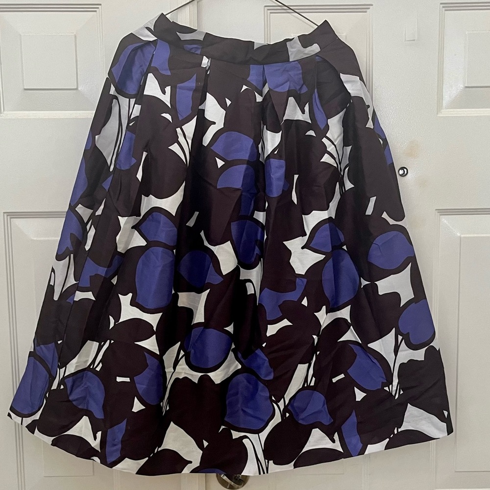 Full skirt with pockets. Never worn.